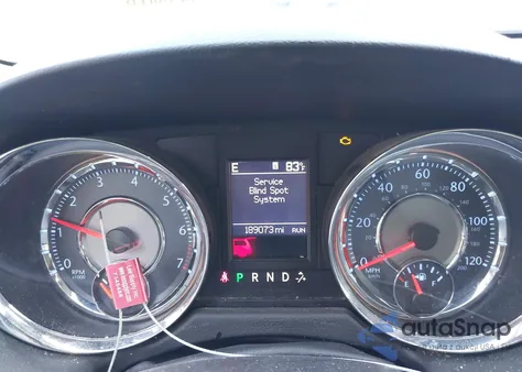 2011 Chrysler Town & Country Touring z USA, uszkodzony, nr VIN 2A4RR5DGXBR734777